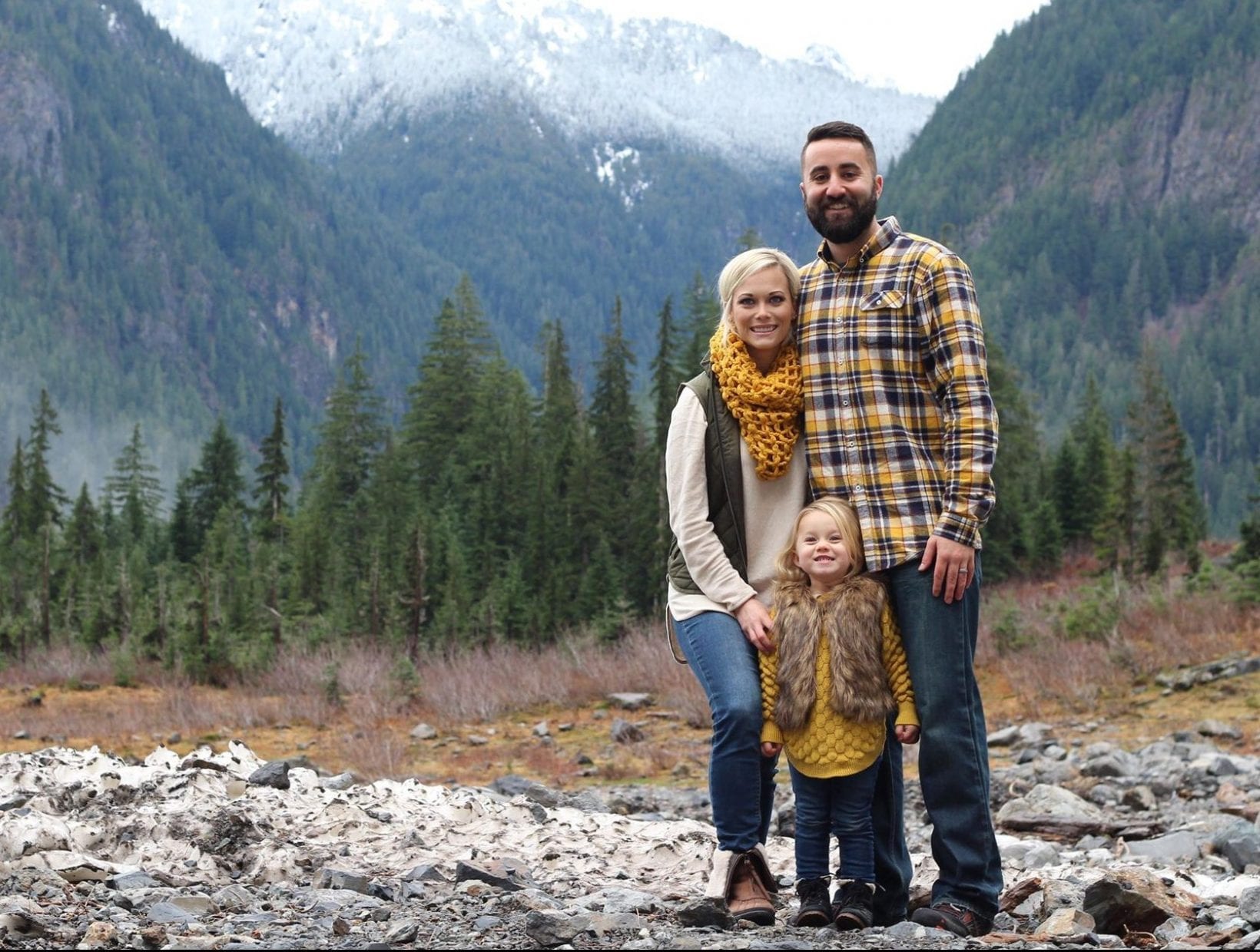 travel nurse family on tnaa health insurance